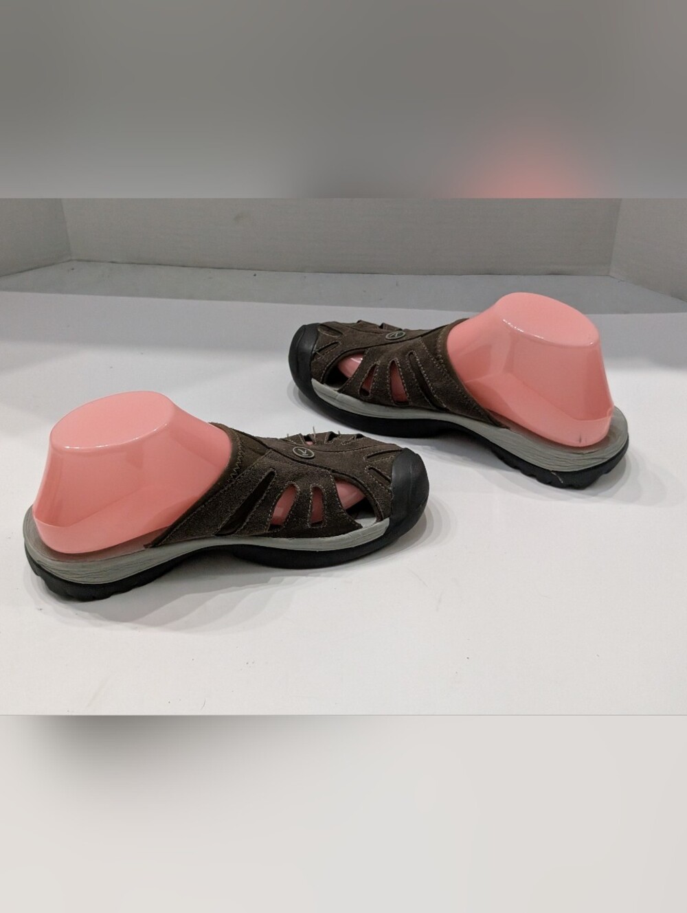 KEEN Women's 8 Rose Dark Brown Closed Toe Sandals Shoes Leather W4 - Picture 4 of 6